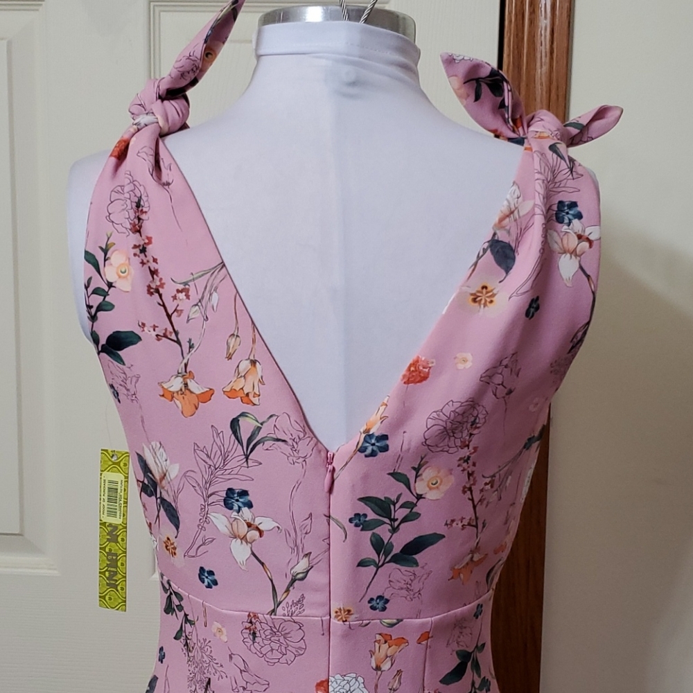 Dress - Picture 6 of 8